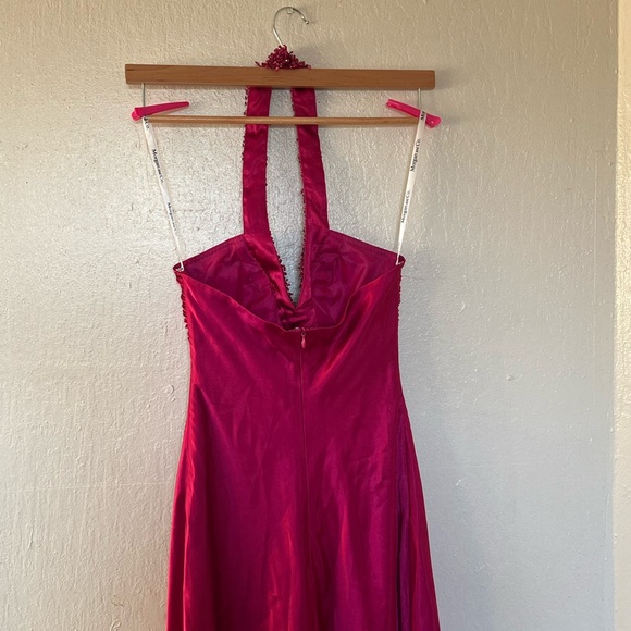 Elegant Red Halter Dress - Picture 2 of 4